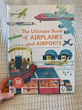 The Ultimate Book of Airplanes and Airports - Multicolor